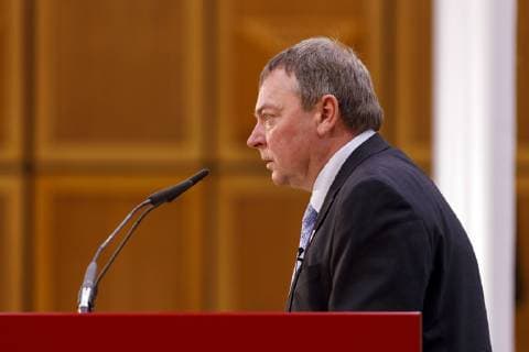 Claus-Peter Reisch bei der Verleihung des Lew Kopelew Preis für Frieden und Menschenrechte 2019, der dieses Jahr an den Kapitän Claus Peter Reisch und die Dresdner Seenotrettungsinitiative Mission Life e.V. verliehen wurde, in der Zentrale der Kreissparkasse Köln am Neumarkt. Köln, 07.04.2019