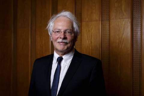 Thomas Roth bei der Verleihung des Lew Kopelew Preis für Frieden und Menschenrechte 2019, der dieses Jahr an den Kapitän Claus-Peter Reisch und die Dresdner Seenotrettungsinitiative Mission Life e.V. verliehen wurde, in der Zentrale der Kreissparkasse Köln am Neumarkt. Köln, 07.04.2019