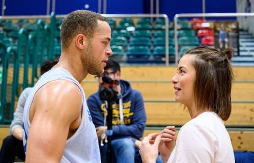 09.04.2019, xfux, Basketball BBL, Frankfurt Skyliners Training und Pressekonferenz Bachelor Andrej Mangold, azspor, wispor, emspor, emonline, v.l. Andrej Mangold (Fraport Skyliners Frankfurt), Jennifer Lange (Freundin von Andrej Mangold) Frankfurt