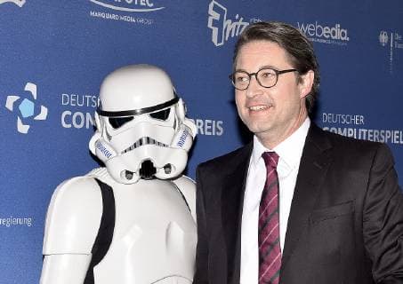 09.04.2019, xlakx, Entertainment eSports, Verleihung des deutschen - Computerspielpreis 2019 emspor, v.l.Steffen Seibert, Regierungssprecher der deutschen Bundesregierung, Staatssekretär bei der Verleihung des Deutschen Computerspielpreises 2019 im Admiralspalast Berlin. Berlin