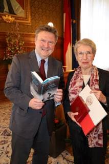 Goldene Ehrenzeichen an Barbara Frischmuth Wien, Rathaus, 09. 04. 2019 Michael LUDWIG, Barbara FRISCHMUTH