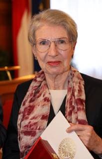 Goldene Ehrenzeichen an Barbara Frischmuth Wien, Rathaus, 09. 04. 2019 Barbara FRISCHMUTH