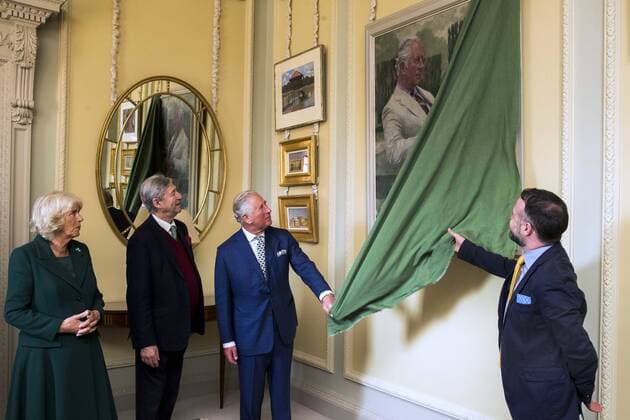 Entertainment Themen der Woche KW15 Entertainment Bilder des Tages Charles et Camilla assistent a la re-ouverture du chateau de Hillsborough, à Belfast. PAP04192165 BELFAST, NORTHERN IRELAND - APRIL 09: Prince Charles, Prince of Wales and Camilla, Duchess of Cornwall attend the reopening of Hillsborough Castle on April 09, 2019 in Belfast, Northern Ireland. 237587 2019-04-09 Belfast Royaume Uni Duchesse Camilla de Cornouailles - Parker-Bowles (Angleterre)  Copyright: xPapixsx xStarfacex STAR_237587_026