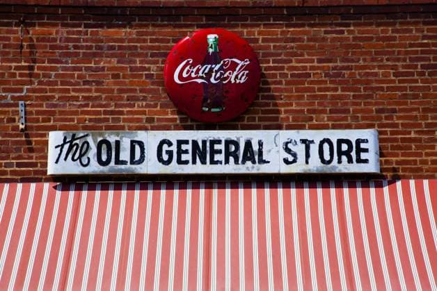Globale Marken, Coca Cola USA; North America; Georgia; An old general store with a Coca Cola sign in rural Georgia.  Copyright: xJoannexWellsx US11 JWL0755