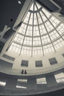 Architektur von Richard Meier USA, Georgia, Atlanta, The High Museum of Art, atrium of the new wing designed by Renzo Piano  Copyright: xWalterxBibikowx US11 WBI0264