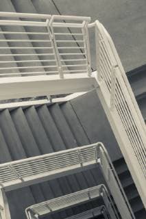 Architektur von Richard Meier USA, Georgia, Atlanta, The High Museum of Art, atrium of the new wing designed by Renzo Piano, staircase  Copyright: xWalterxBibikowx US11 WBI0285