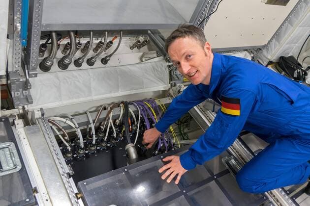  Matthias Maurer, Astronaut, im SpaceShip EAC, Trainingscenter für Astronauten, Köln, Deutschland, Europa *** Matthias Maurer Astronaut at the SpaceShip EAC Training Center for Astronauts Cologne Germany Europe Copyright: imageBROKER/UlrichxZillmann ibluzi04869780.jpg