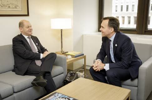 Bundesfinanzminister Olaf Scholz, SPD, trifft Bill Morneau, Finanzminister von Kanada. Bundesfinanzminister Scholz nimmt in Washington an der IWF-Fruehjahrstagung teil. 11.04.2019 Washington USA
