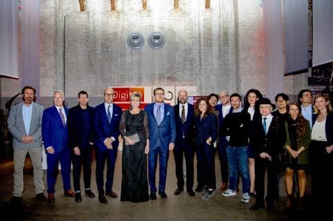 11-04-2019 Amsterdam Prince Constantijn and Princess Laurentien during the World Press Photo 2018 award at the Westergasfabriek in Amsterdam. 6 photos were nominated for the World Press Photo Photo of the Year: victims of an alleged poison gas attack in Syria (Mohammed Badra), the Almajiri boy (Marco Gualazzini), pregnancy after FARC pregnancy band (Catalina Martin-Chico), the disappearance of Jamal Khashoggi (Chris McGrath), crying girl on the border (John Moore) and Akashinga - the brave (Brent Stirton). The annual World Press Photo competition rewards professional photographers for the best photos taken in visual journalism last year. This year a total of 78,801 photos were submitted by 4,738 photographers from 128 countries  Copyright: xPPEx