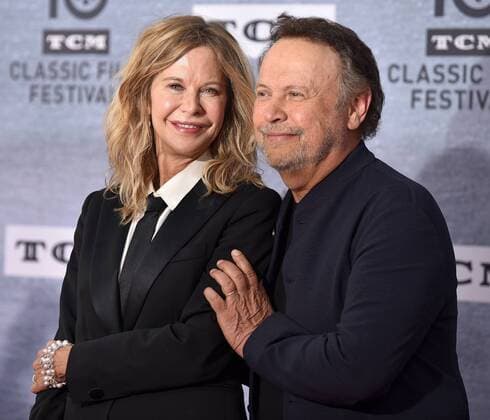 Entertainment Themen der Woche KW15 Entertainment Bilder des Tages Meg Ryan (L) and Billy Crystal arrive at the 10th annual TCM Classic Film Festival opening night screening of When Harry Met Sally at the TCL Chinese Theatre in Los Angeles, California on April 11, 2019.  LAP20190411801 CHRISxCHEW