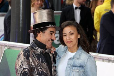 Rust Radio Regenbogen Award Rust 2019 Künstlerin National 2018, Namika (Laudator: Sven Plöger) mit Europapark Clown Charly beim Radio Regenbogen Award Rust 2019 Copyright: xEIBNER JoachimxHahnex EP_JHE