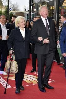 Boris Becker mit Mutter Elvira Pisch bei der Verleihung des 22. Radio Regenbogen Award 2019 in der Europa-Park Arena. Rust, 12.04.2019