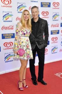 Sonya Kraus und Thomas Hermanns bei der Verleihung des 22. Radio Regenbogen Award 2019 in der Europa-Park Arena. Rust, 12.04.2019