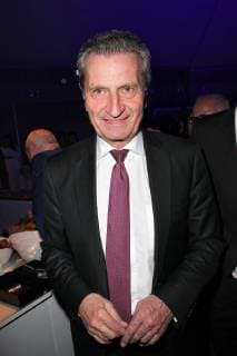 Guenther H. Oettinger bei der Verleihung vom Radio Regenbogen Award im Europapark am 12.04.2019 in Rust Radio Regenbogen Award 2019 im Europapark in Rust