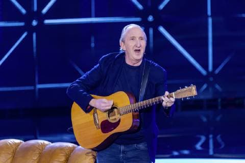 DEU, Deutschland, Offenburg, 12.04.2019 - Mike Krüger. 50 Jahre ZDF-Hitparade. Mit einer großen Samstagabend-Jubiläumsshow feiert der senden den Geburtstag des TV-Klassikers. Thomas G o t t s c h a l k moderiert die Sendung mit Schlagern und Hitparaden-Lieblingen. Ausgestrahlt wird die Sendung am 27. April 2019, Aufzeichnung war in der Baden- Arena in Offenburg. *** DEU Deutschland Offenburg 12 04 2019 Mike Krüger 50 Jahre ZDF Hitparade With a big Saturday evening jubilee show the broadcaster celebrates the birthday of the TV classic Thomas G o t t s c h a l k presents the show with hits and hit parades favourites The show will be broadcast on 27 April 2019 Recording was in the Baden Arena in Offenburg