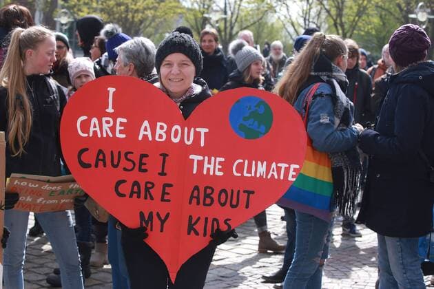 News Themen der Woche KW15 News Bilder des Tages 13.04.2019 Dortmund Erste Parents for Future Demo in Dortmund. Gestartet wurde mit einer Kundgebung auf dem Friedensplatz. *** 13 04 2019 Dortmund First Parents for Future Demo in Dortmund Started with a rally at Friedensplatz