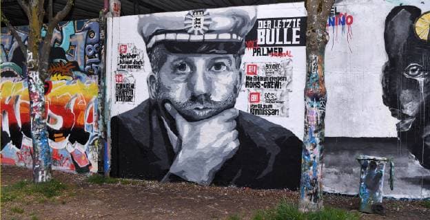 Tuebingen 13.04.2019 Der letzte Bulle: ein Grafitti Portrait von Tuebingens Oberbuergermeister Boris Palmer (Die Gruenen) an einer legalen Graffitiwand in Tuebingen mit Bildzeitungs Schlagzeilen