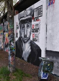 Tuebingen 13.04.2019 Der letzte Bulle: ein Grafitti Portrait von Tuebingens Oberbuergermeister Boris Palmer (Die Gruenen) an einer legalen Graffitiwand in Tuebingen mit Bildzeitungs Schlagzeilen
