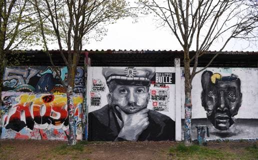 Tuebingen 13.04.2019 Der letzte Bulle: ein Grafitti Portrait von Tuebingens Oberbuergermeister Boris Palmer (Die Gruenen) an einer legalen Graffitiwand in Tuebingen mit Bildzeitungs Schlagzeilen
