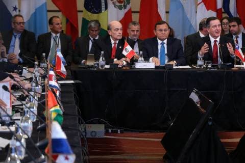 (L-R) Peruvian deputy Foreign Minister Hugo de Zela, Foreign Minister of Chile Roberto Ampuero and his Peruvian counterpart Nestor Francisco Popolizio attend the XII Lima Group Foreign Ministers in Santiago, Chile, 15 April 2019. Aim of the meeting is finding a democratic solution for the Venezuelan crisis said Ampuero. Chilean President Sebastian Pinera called to representatives of the Lima Group for actions related to the Venezuelan crisis and reject the possibilities of dialogue with the Government of Nicolas Maduro. Lima Group Meeting in Santiago !ACHTUNG: NUR REDAKTIONELLE NUTZUNG!  Copyright: xAlbertoxValdésx AME1023 20190415-636909478506084109