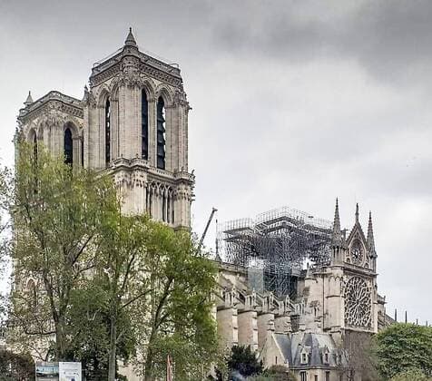 Paris THEMENBILD Notre Dame am Tag nach dem Grossbrand, 16.04.2019 Kathedrale Notre Dame beim THEMENBILD Notre Dame am Tag nach dem Grossbrand, 16.04.2019 *** Paris THEMENBILD Notre Dame the day after the big fire 16 04 2019 Notre Dame cathedral at THEMENBILD Notre Dame the day after the big fire 16 04 2019 Copyright: xEIBNER MarioxHommesx EP_MHS