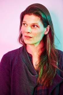 Porträt Dr. Stevie Meriel Schmiedel DEU, Deutschland, Hamburg, 25.01.2017: Dr. Stevie Meriel Schmiedel, Initiatorin und Vorstandsvorsitzende von Pinkstinks Germany e.V. *** Portrait Dr Stevie Meriel Schmiedel DEU Germany Hamburg 25 01 2017 Dr Stevie Meriel Schmiedel Initiator and CEO of Pinkstinks Germany e V