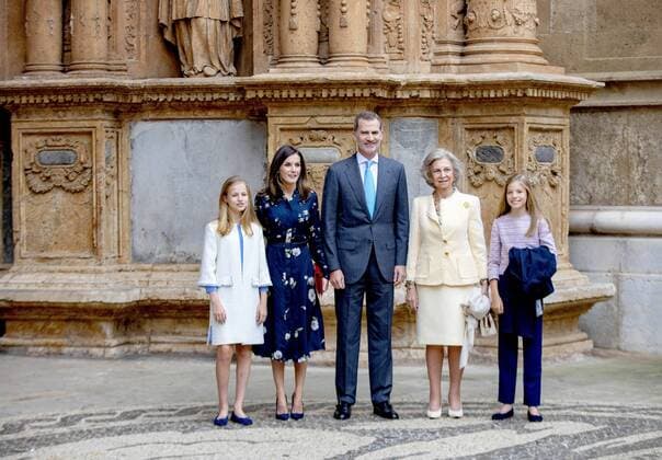 Entertainment Themen der Woche KW16 Entertainment Bilder des Tages 21-04-2019 Mallorca Queen Letizia and King Felipe with Princess Leonor and Princess Sofia and Queen Sofia attend the mass to mark Eastern Sunday at Palma de Mallorca s cathedral, at Palma de Mallorca.  Copyright: xPPEx