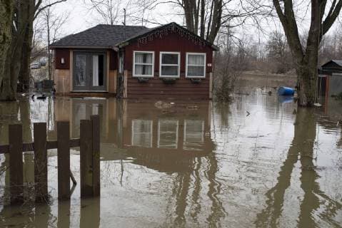 April 21, 2019 - Rigaud, Quebec, Canada - Flooding caused by rain and rising rivers. With evacuation orders in place, hundreds of homes are at risk. Rigaud Canada  - ZUMA 39978019st Copyright: xGilesxCampbellx