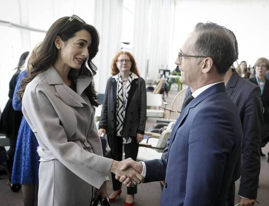 Entertainment Themen der Woche KW17 Entertainment Bilder des Tages Bundesaussenminister Heiko Maas, SPD, trifft Rechtsanwaeltin Amal Clooney nach der Debatte des UN Sicherheitsrats zum Thema Sexuelle Gewalt in Konflikten unter dem Vorsitz Deutschlands. New York. 23.04.2019 New York USA *** Federal Foreign Minister Heiko Maas SPD meets lawyer Amal Clooney after UN Security Council debate on sexual violence in conflicts chaired by Germany New York 23 04 2019 New York USA Copyright: xThomasxKoehler photothek.netx