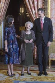 24-04-2019 Madrid Queen Letizia and King Felipe and Ida Vitale pose before an official lunch for Miguel de Cervantes 2019 award at the Royal palace in Madrid. No Spain  Copyright: xPPE xTHORTONx