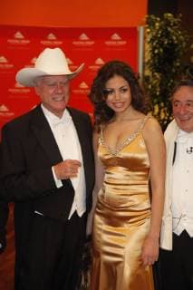 Photocall Richard Lugner mit Opernballgästen Ruby und Larry Hagmann, Wien Hotel Savoyen, 03.03.2011 Wien Österreich *** Photocall Richard Lugner with opera ball guests Ruby and Larry Hagmann Vienna Hotel Savoyen 03 03 2011 Vienna Austria 90811297st