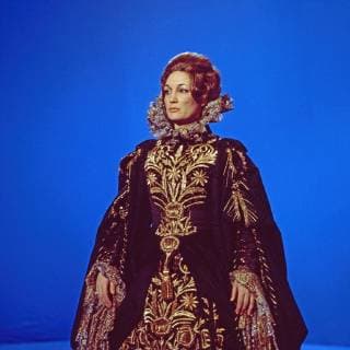 Edda Moser, deutsche Opernsängerin, zu Gast in der Musiksendung Schöne Stimmen , Deutschland 1976. German opera singer Edda Moser as guest star at the TV show Schoene Stimmen , Germany 1976. UnitedArchives00025714