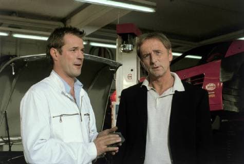 ANWALT ABEL Mörderfalle Deutschland 1998 Olaf Kreinsen Bild: Peter Salewski (SEBASTIAN KOCH) und Anwalt Abel (GÜNTHER MARIA HALMER) BOX Überschrift: ANWALT ABEL Deutschland 1998 Copyright: KPA !AUFNAHMEDATUM GESCHÄTZT! UnitedArchives00643500