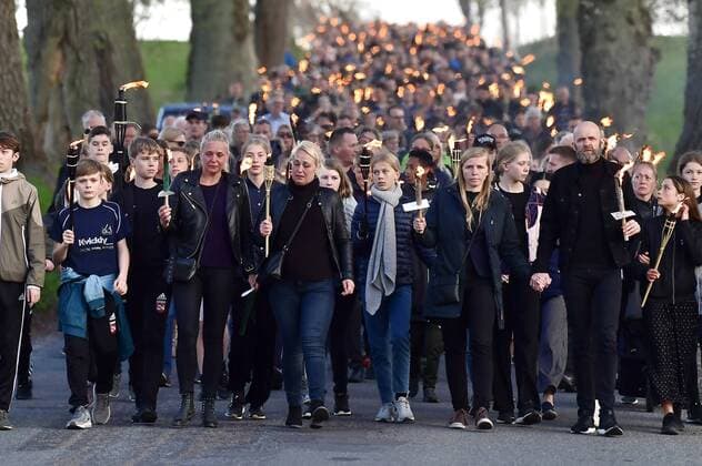 Entertainment Themen der Woche KW17 News Bilder des Tages Borgergruppe i familien Holch Povlsens hjemby, Stavtrup, afholder en mindebegivenhed for at vise medfoelelse, torsdag den 25. april 2018.. , Stavtrup *** Citizen group in the family Holch Povlsens hometown Stavtrup holds a memorial event to show condolence on Thursday 25 April 2018 Stavtrup,  Copyright: BoxAmstrupx cop104 spdk20190425-203004-L