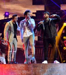 (L-R) Luis Fonsi and Nicky Jam perform during the 26th annual Billboard Latin Music Awards at the Mandalay Bay Events Center in Las Vegas, Nevada on April 25, 2019.  LAV20190425494 JIMxRUYMEN