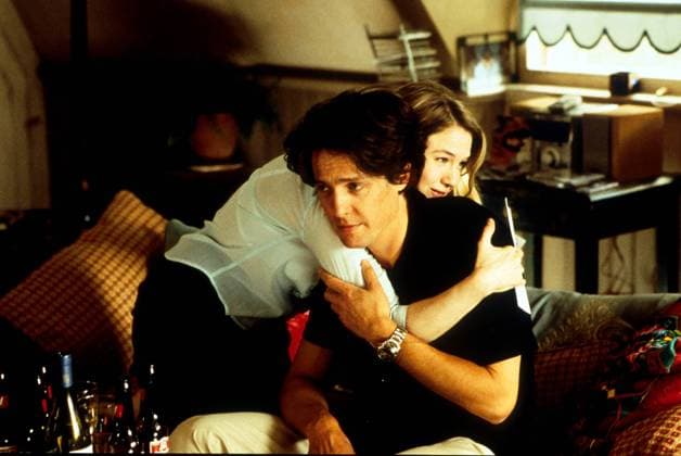 BRIDGET JONES - SCHOKOLADE ZUM FRÜHSTÜCK Bridget Jones GB 2000 Sharon Maguire Die etwas chaotische Bridget Jones (RENEE ZELLWEGER) ist eine junge Londonerin Anfang 30. Sie arbeitet in einem Verlag und plagt sich mit einem stressigen Job, zu vielen Zigaretten und ihrem Übergewicht herum. Das Schlimmste aber ist, sie ist immer noch Single. Auf einer Party lernt sie Mark kennen, von dem sie glaubt, dass er nicht unbedingt ihr Traummann ist. Wogegen ihr Chef Daniel (HUGH GRANT) eher unter der Kategorie Traumtyp läuft, doch der ist eine charmanter Weiberheld. Hin und her gerissen zwischen Mark und Daniel muss sich Bridget entscheiden... Regie: Sharon Maguire aka. Bridget Jones BRIDGET JONES - SCHKOLADE ZUM FRÜHSTÜCK GB 2000 Copyright: KPA !AUFNAHMEDATUM GESCHÄTZT! Nur redaktionelle Nutzung im Zusammenhang mit dem Film. Editorial usage only and only related to the movie. Im Falle anderer Verwendungen, kontaktieren Sie uns bitte. For other uses, please contact us. UnitedArchiv
