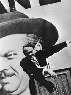 CITIZEN KANE Citizen Kane USA 1941 Orson Welles ORSON WELLES (Charles Foster Kane), in einer Filmszene aus Citizen Kane , 1940. Regie: Orson Welles aka. Citizen Kane CITIZEN KANE USA 1941 Copyright: KPA !AUFNAHMEDATUM GESCHÄTZT! Nur redaktionelle Nutzung im Zusammenhang mit dem Film. Editorial usage only and only related to the movie. Im Falle anderer Verwendungen, kontaktieren Sie uns bitte. For other uses, please contact us. UnitedArchives00650675