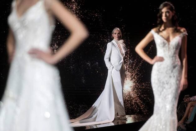 A model presents creations of Pronovias during the presentation of the Atelier 2020 collection during the Barcelona Bridal Fashion Week, in Barcelona, Catalonia, Spain, 26 April 2019. Barcelona Bridal Fashion Week !ACHTUNG: NUR REDAKTIONELLE NUTZUNG!  Copyright: xMartaxPerezx GRAF8502 20190426-636919162048979633