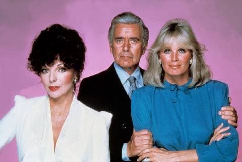 DENVER CLAN Dynasty USA 1981 - 1989 Esther + Richard Shapiro u.a. Alexis Morrell Carrington Colby Dexter Rowan (JOAN COLLINS), Blake Carrington (JOHN FORSYTHE) und Krystle Grant Jennings Carrington ( LINDA EVANS) Regie: Esther + Richard Shapiro u.a. aka. Dynasty DENVER CLAN USA 1981 - 1989 Copyright: KPA !AUFNAHMEDATUM GESCHÄTZT! Nur redaktionelle Nutzung im Zusammenhang mit dem Film. Editorial usage only and only related to the movie. Im Falle anderer Verwendungen, kontaktieren Sie uns bitte. For other uses, please contact us. UnitedArchives00664215