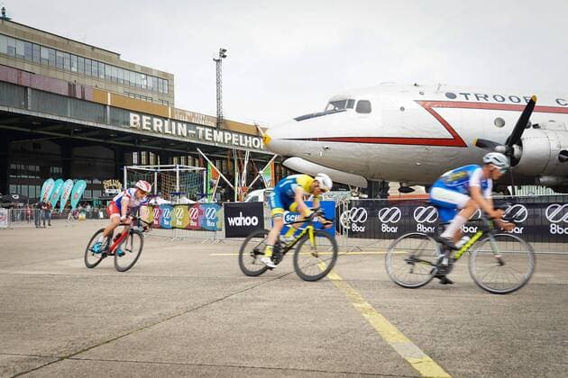 News Themen der Woche KW17 News Bilder des Tages 27.04.2019,Berlin,Deutschland,GER, Flughafen Tempelhof Gelände,VELOBerlin 2019, Messe VELOBerlin, Das Fahrradfestival ist eine Publikumsleitmesse rund um Fahrrad & urbane Mobilität. Mehr als 270 Aussteller präsentieren auf der VELOBerlin aktuelle Trends und Innovationen aus der Fahrradbranche und dem Bereich urbane Mobilität. *** 27 04 2019 Berlin Germany GER Tempelhof Airport Grounds VELOBerlin 2019 VELOBerlin Fair VELOBerlin The Bicycle Festival is a leading trade fair for all aspects of urban mobility More than 270 exhibitors present current trends and innovations from the bicycle industry and urban mobility at VELOBerlin