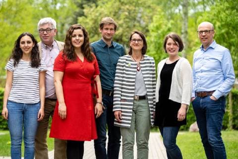 Politik: Buendnis 90 Die Gruenen Hamburg, Landesmitgliederversammlung 2019 Politik: Buendnis 90 Die Gruenen Hamburg, Landesmitgliederversammlung 2019, Anna Gallina, Landesvorsitzende der Hamburger Gruenen (in rot), Stellvertreter Martin Bill , Schatzmeister Karl-Heinz Karch, Beisitzer*innen: Emilia Fester, Sina Demirhan, Andrea Nunne und Harald Hasselmann.
