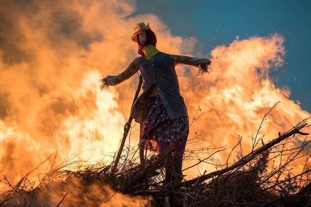 Hexenfeuer am 27.04.2019 im Erlauer Ortsteil Beerwalde. Beerwalde Sachsen Deutschland *** Witch fire on 27 04 2019 in Erlauer district Beerwalde Beerwalde Saxony Germany