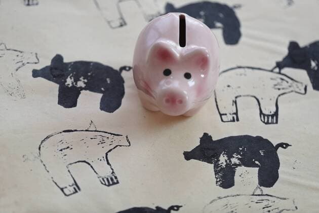 Sparen GER, 20190427, Symbolbild, Sparen, Sparschwein