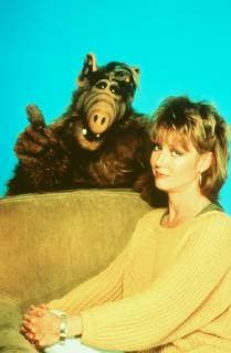 ALF - ALF und Kate (ANNE SCHEDEEN) Copyright: KPA !AUFNAHMEDATUM GESCHÄTZT! Nur redaktionelle Nutzung im Zusammenhang mit dem Film. Editorial usage only and only related to the movie. Im Falle anderer Verwendungen, kontaktieren Sie uns bitte. For other uses, please contact us. UnitedArchives00880421