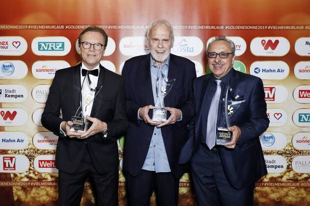 Wolfgang Lippert, Gunther Emmerlich und Wolfgang Stumph bei der Verleihung der Goldenen Sonne 2019 während der Sonnenklar.TV Gala im Wunderland Kalkar. Kalkar, 27.04.2019 *** Wolfgang Lippert Gunther Emmerlich and Wolfgang Stumph at the award ceremony of the Golden Sun 2019 during the Sonnenklar TV Gala in the Wunderland Kalkar Kalkar 27 04 2019 Foto:xC.xHardtx xFuturexImage