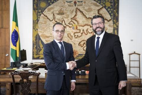 News Bilder des Tages Bundesaussenminister Heiko Maas (L), SPD, trifft sich mit Ernesto Henrique Fraga Araujo (R), Aussenminister von Brasilien, in Brasilia, 30.04.2019. Heiko Maas reist im Rahmen seiner Reise nach Lateinamerika Brasilien, Kolumbien und Mexiko. Brasilia Brazil *** Federal Foreign Minister Heiko Maas L SPD meets with Ernesto Henrique Fraga Araujo R Foreign Minister of Brazil in Brasilia 30 04 2019 Heiko Maas travels to Latin America Brazil Colombia and Mexico Brasilia Brazil as part of his journey Copyright: xFlorianxGaertner photothek.netx
