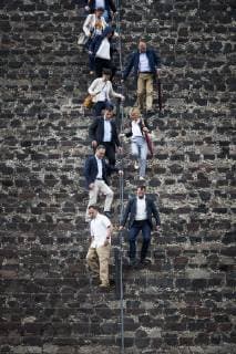 Bundesaussenminister Heiko Maas (3u), SPD, aufgenommen bei Abstieg der Mondpyramide in der praehispanischen Ruinenstadt Teotihuacan, 01.05.2019. Heiko Maas reist im Rahmen seiner Reise nach Lateinamerika Brasilien, Kolumbien und Mexiko. Teotihuacan Mexico