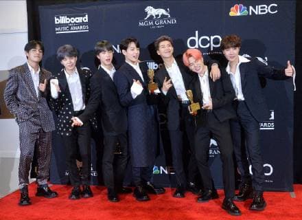 J-Hope, V, Jungkook, Jimin, Suga, Jin, and RM of BTS appear backstage after winning the award for Top Duo Group and Top Social Artist during the 2019 Billboard Music Awards at the MGM Grand Garden Arena in Las Vegas, Nevada on May 1, 2019.  LAV20190501198 JIMxRUYMEN