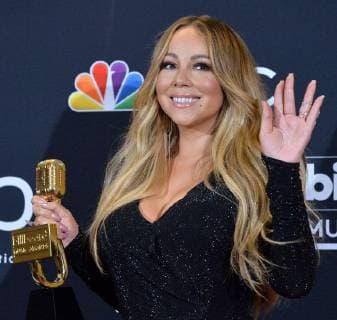 Mariah Carey appears backstage after winning the Icon award during the 2019 Billboard Music Awards at the MGM Grand Garden Arena in Las Vegas, Nevada on May 1, 2019.  LAV20190501215 JIMxRUYMEN