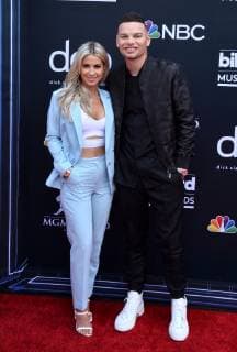 Katelyn Jae (L) and Kane Brown arrive for the 2019 Billboard Music Awards at the MGM Grand Garden Arena in Las Vegas, Nevada on May 1, 2019.  LAV20190501406 JIMxRUYMEN